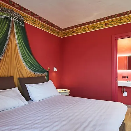 公寓 Poppi Suites *